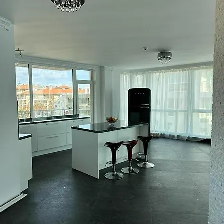 Front Luxurious Two Bedroom Apartamento Byala (Varna)