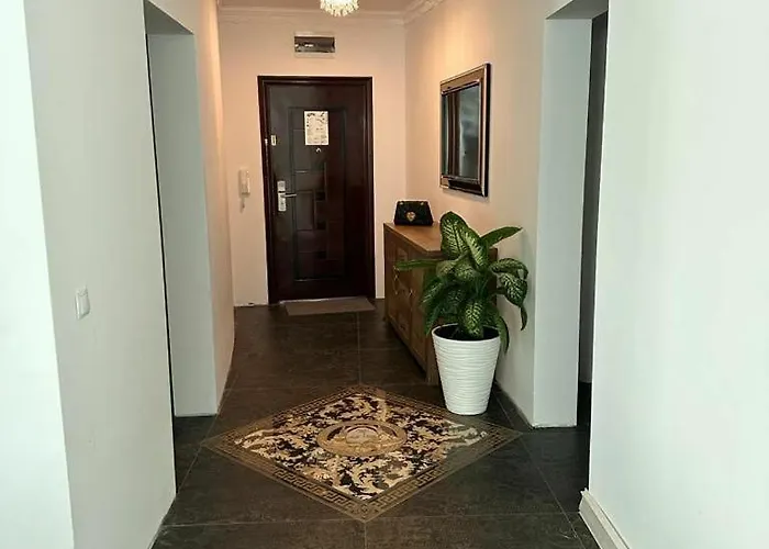 Front Luxurious Two Bedroom * 比亚拉